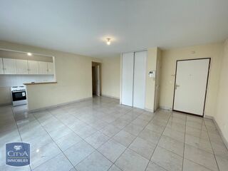  Appartement à louer 3 pièces 65 m²
