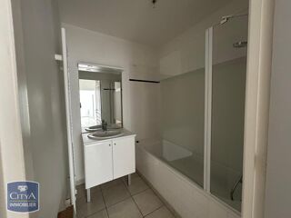  Appartement à louer 3 pièces 76 m²