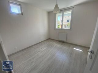  Appartement à louer 3 pièces 64 m²
