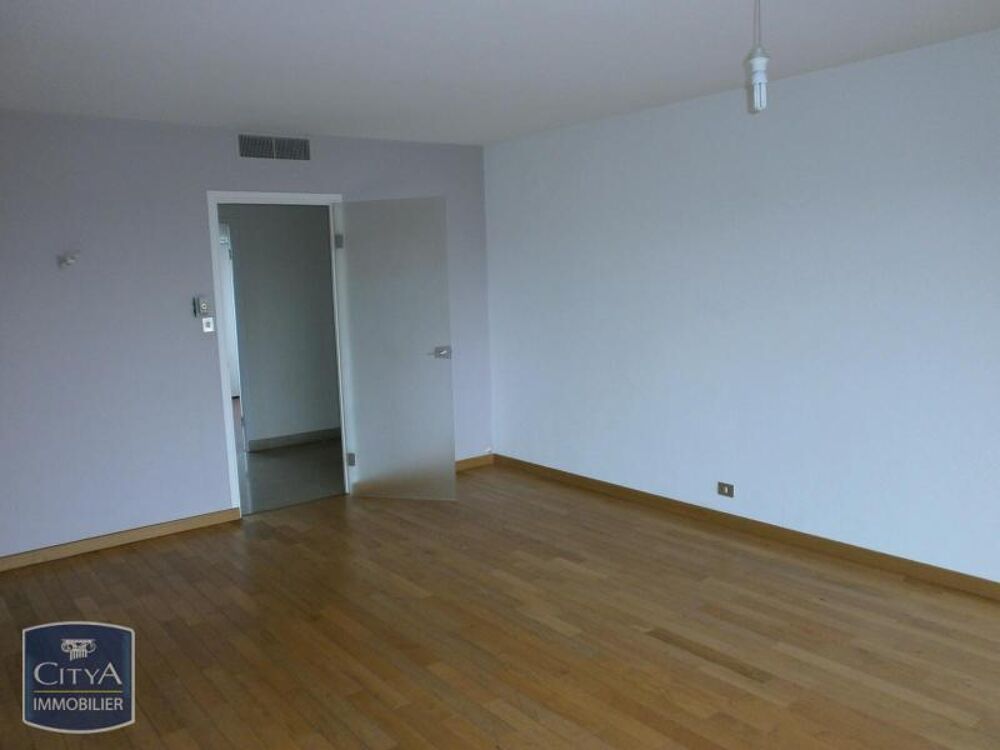 EXCLUSIVITÉ - TRÈS GRAND APPARTEMENT 5 PIÈCES À louer : ....