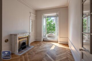  Appartement à louer 5 pièces 125 m²