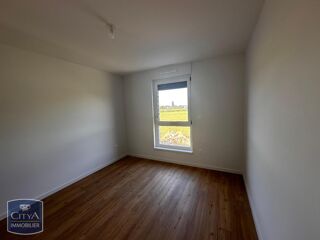  Appartement à louer 4 pièces 86 m²