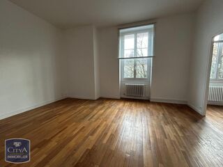  Appartement à louer 4 pièces 102 m²