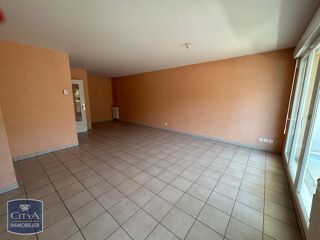  Appartement à louer 3 pièces 83 m²