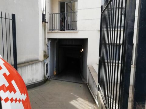  Parking / Garage  louer 