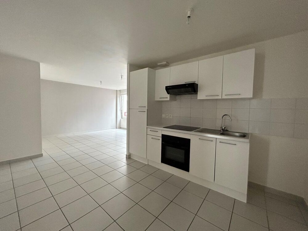 À LOUER : Appartement rénové T3 situé à Sochaux, dans le....