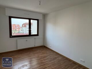  Appartement à louer 3 pièces 75 m²