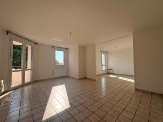  Appartement à louer 2 pièces 74 m²