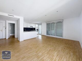  Appartement à louer 5 pièces 108 m²