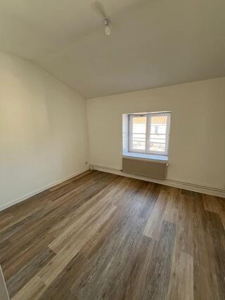  Appartement à louer 3 pièces 56 m²
