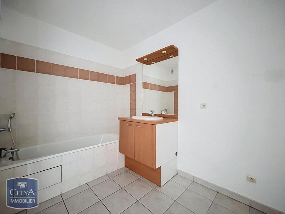 location Appartement - 2 pièce(s) - 50 m² Nimes (30900)