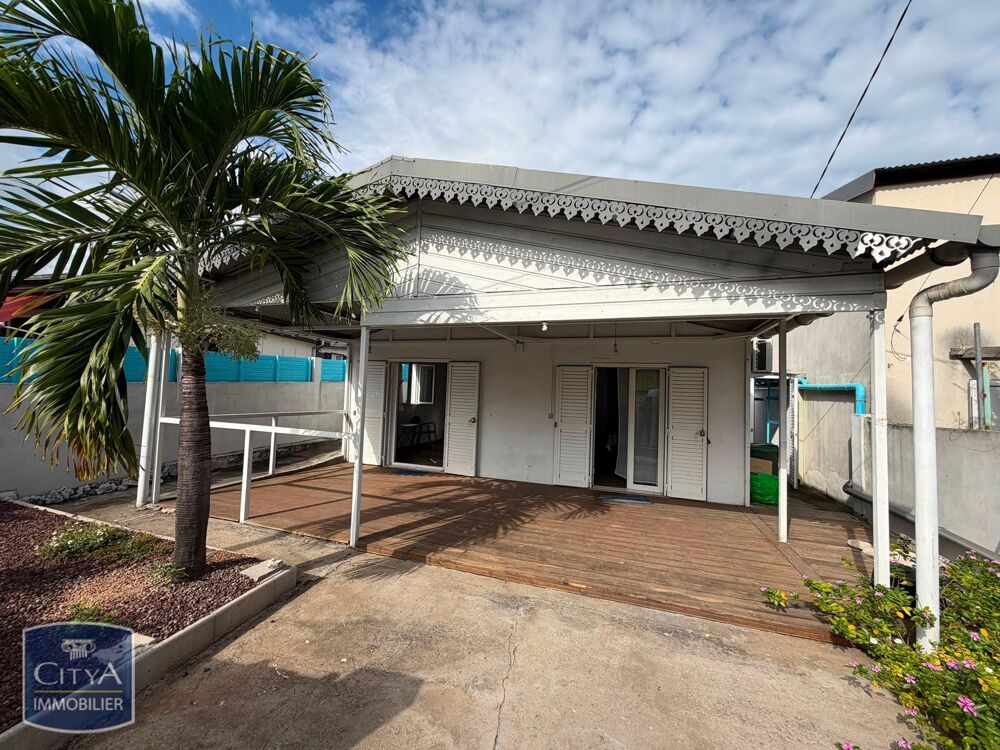 location Maison - 3 pièce(s) - 80 m² Saint-Pierre (97410)