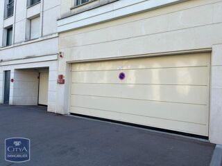  Parking / Garage à louer 13 m²