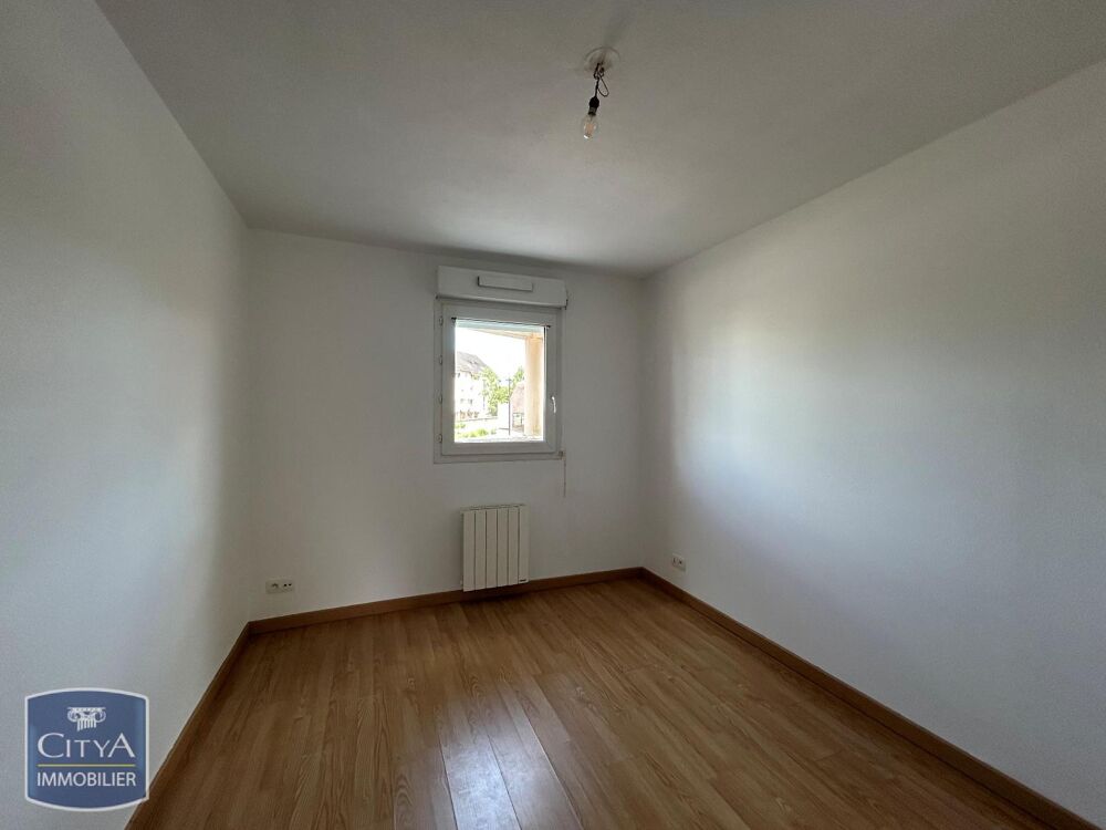 À LOUER - T2 BASSE-VILLE DE CHARTRES Appartement T2 de 3....