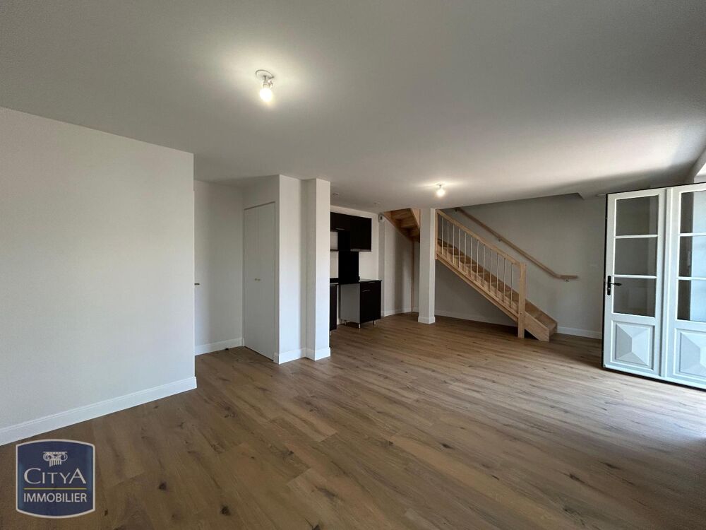 À louer - Superbe T3 duplex avec terrasse en bois - Mont....