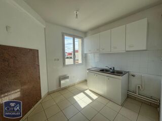  Appartement à louer 4 pièces 77 m²
