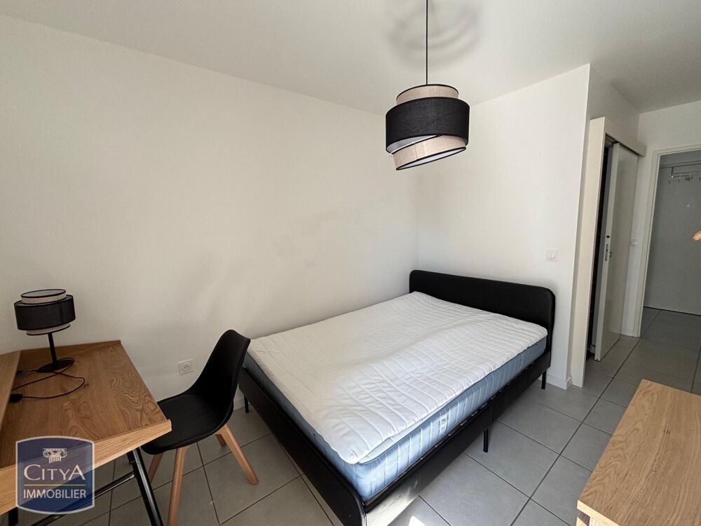 A LOUER : APPARTEMENT T4 MEUBLE + BALCON + PARKING - BOR....
