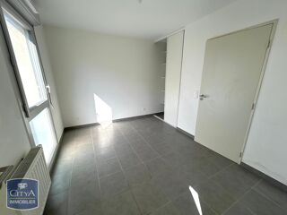  Appartement à louer 4 pièces 80 m²
