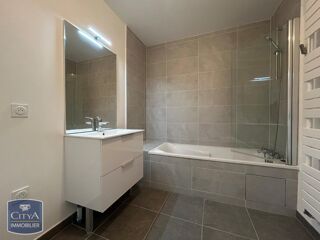  Appartement à louer 3 pièces 66 m²