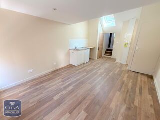  Appartement à louer 2 pièces 32 m²