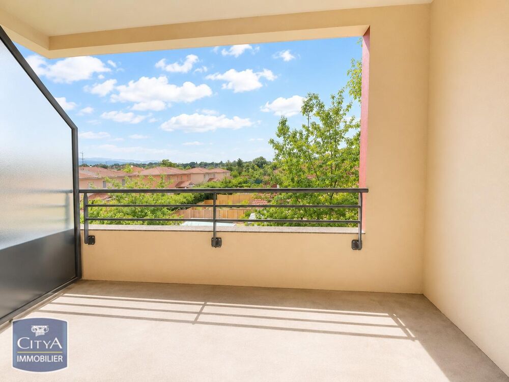 EXCLUSIVITÉ - DERNIER ÉTAGE - RIORGES - APPARTEMENT T2 A....