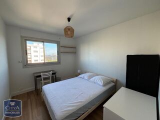  Appartement à louer 4 pièces 86 m²