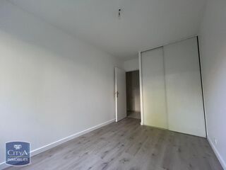  Appartement à louer 3 pièces 65 m²