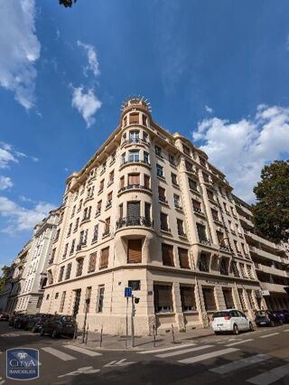  Appartement à louer 5 pièces 168 m²