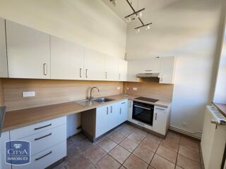  Appartement à louer 4 pièces 122 m²