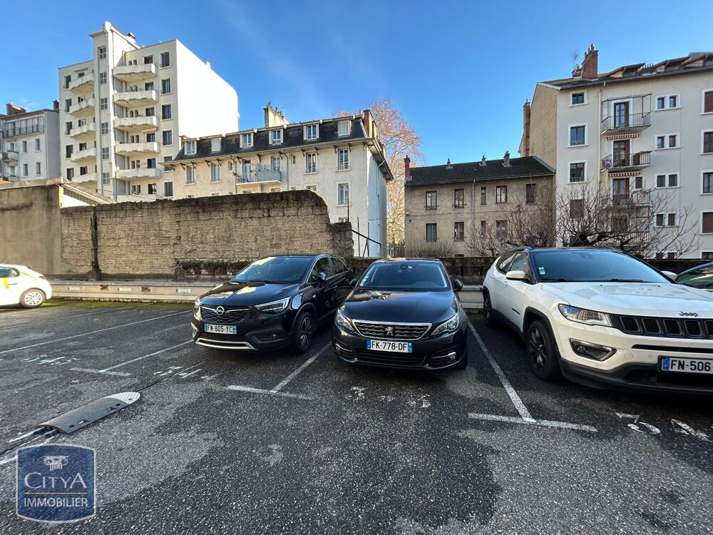 location Parking / Garage - 12 m² Chambéry (73000)