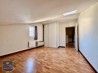  Appartement à louer 4 pièces 104 m²