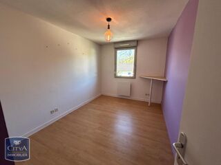  Appartement à louer 4 pièces 74 m²