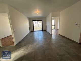  Appartement à louer 3 pièces 75 m²