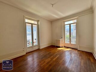  Appartement à louer 3 pièces 85 m²