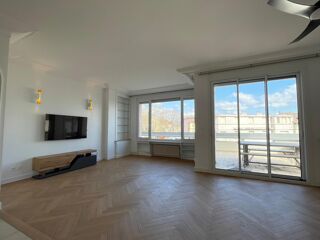  Appartement à louer 3 pièces 109 m²