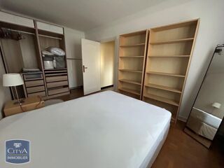  Appartement à louer 2 pièces 45 m²