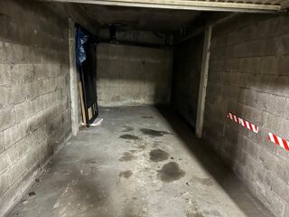  Parking / Garage à louer 