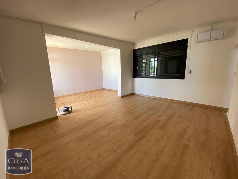 À LOUER : Découvrez ce charmant appartement T4 en duplex....