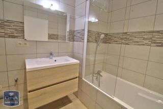  Appartement à louer 5 pièces 97 m²
