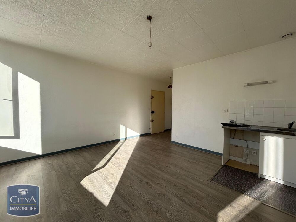À LOUER : Appartement T1 situé à Grenoble. Ce bien en re....