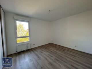  Appartement à louer 5 pièces 103 m²