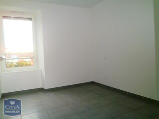  Appartement à louer 3 pièces 75 m²