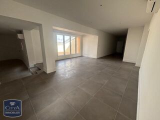  Appartement à louer 4 pièces 151 m²