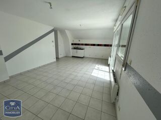  Appartement à louer 3 pièces 65 m²
