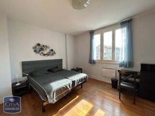  Appartement à louer 5 pièces 108 m²