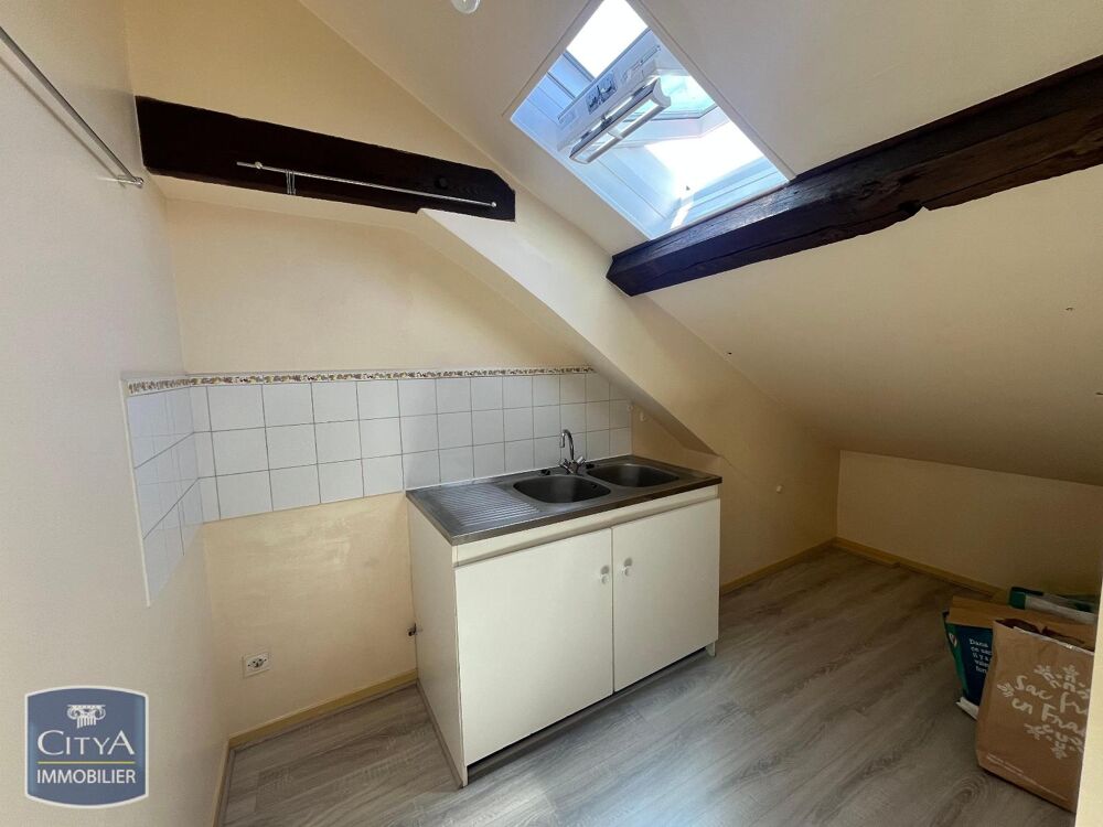 À LOUER : Appartement T2 au dernier étage à Reims** Situ....