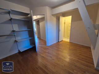  Appartement à louer 4 pièces 83 m²