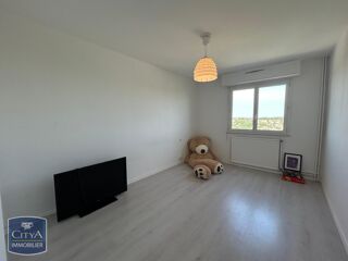  Appartement à louer 3 pièces 76 m²
