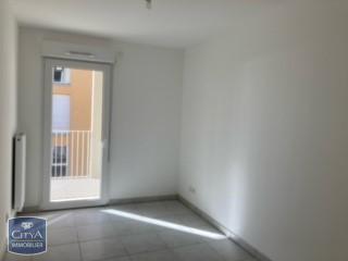  Appartement à louer 4 pièces 77 m²