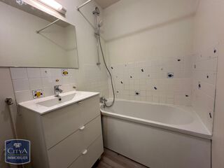  Appartement à louer 3 pièces 63 m²